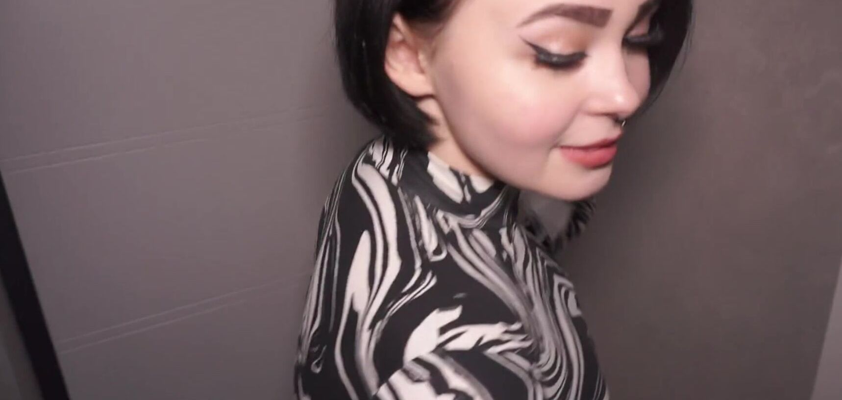 A hot brunette realtor helped get the discount. She Straddled my DICK