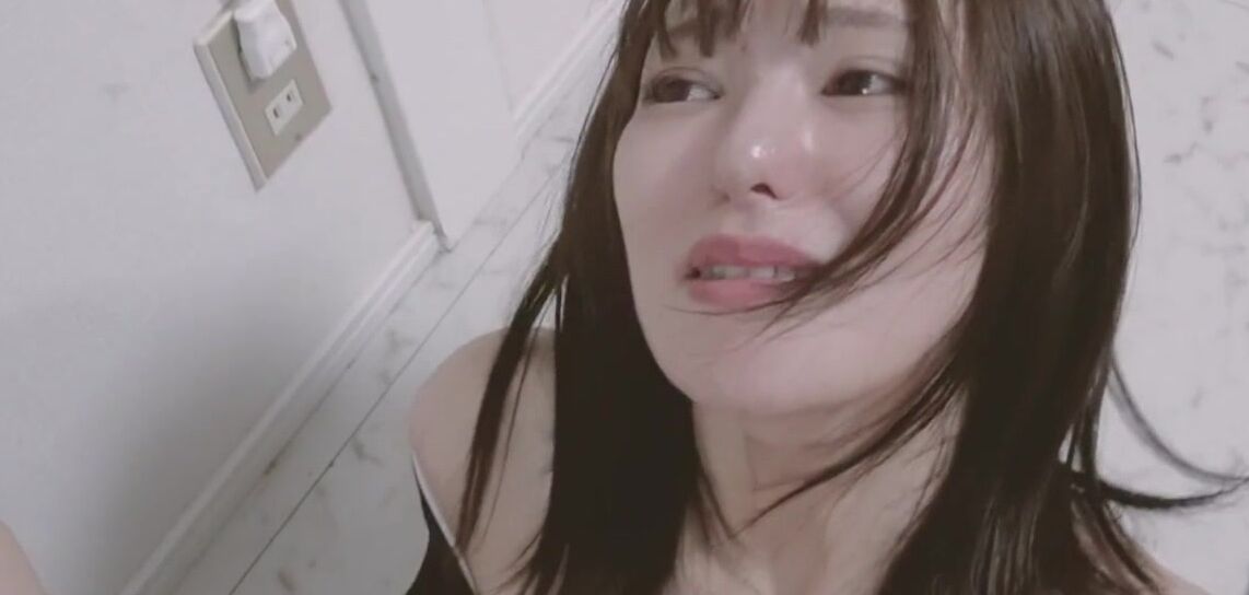 Masturbating in front of the mirror♡Japanese Amateur Hentai Sex
