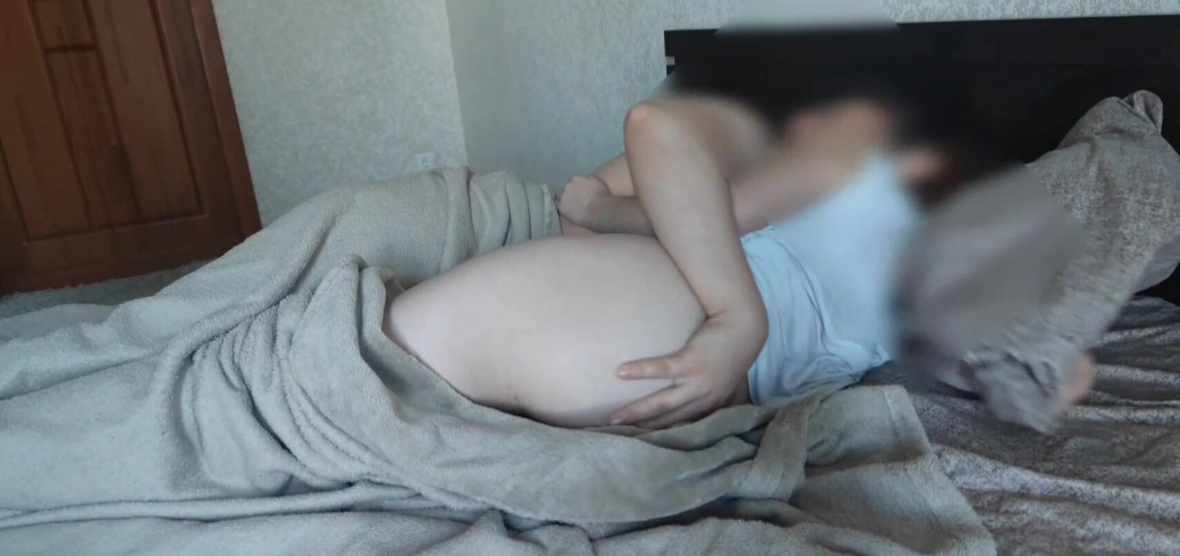 It's better to wake up in the morning when an attractive girl is holding your dick, then you get better sex