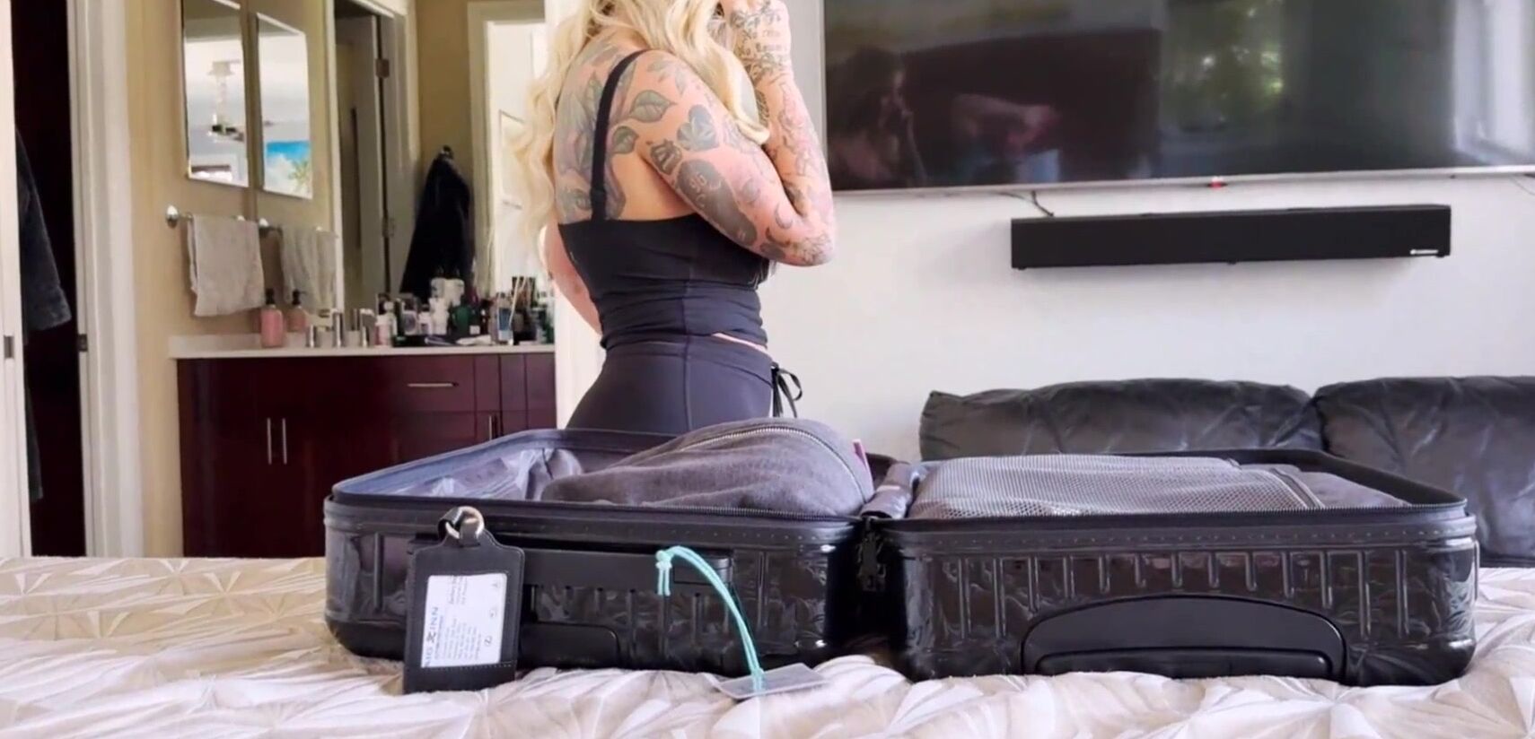 Big Step Sister Has to Share Bed on Vacation - Kali Roses - Family Therapy - Alex Adams