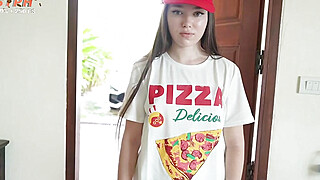 Fucked a pizza delivery girl for being late, got a tip with a powerful... Big Boobs Porn Video