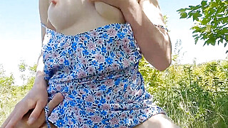 A Sex Picnic in a Sunny Park Porn Video