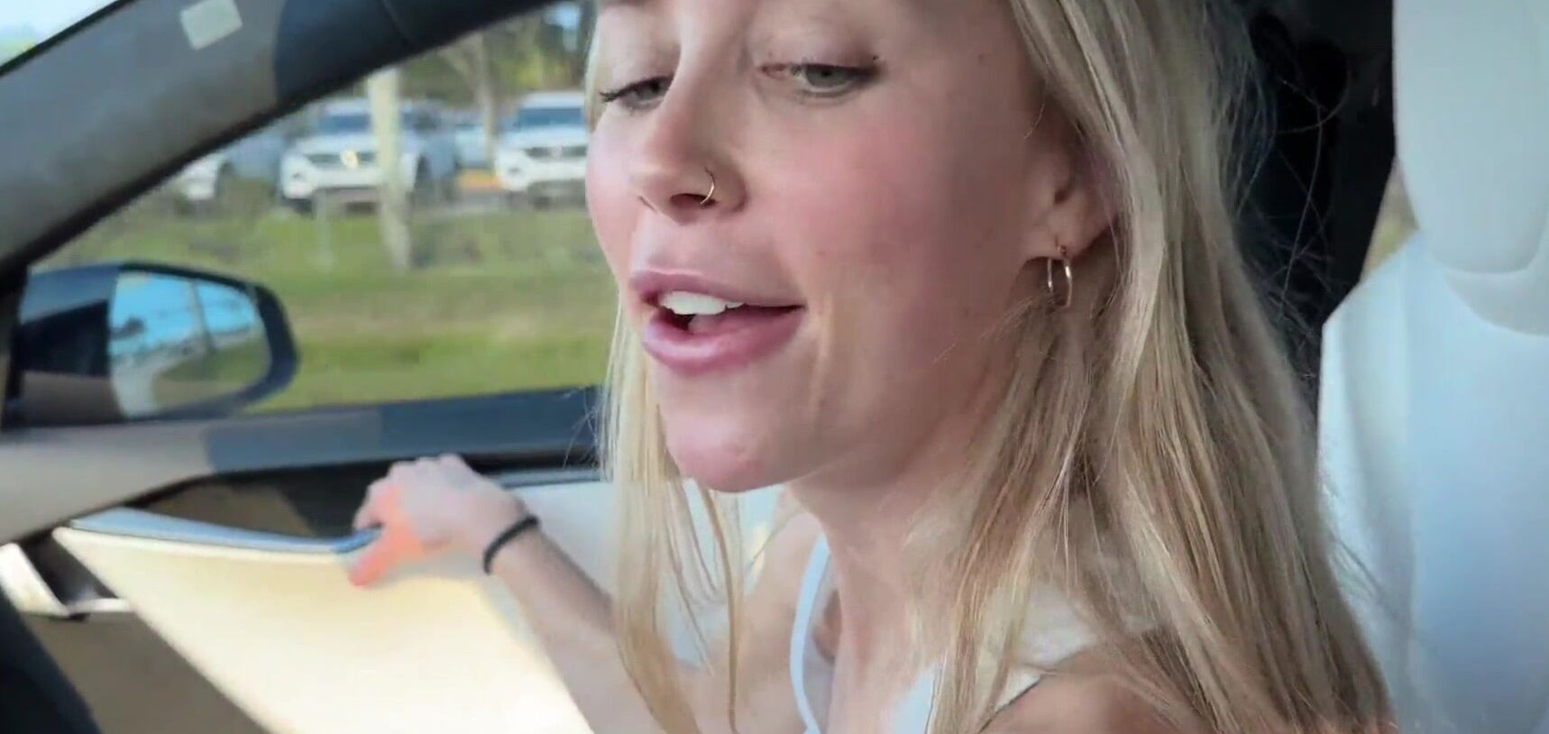 Slim Body Super Hot Blonde Pays Driver Another Way, Public Sex Video - XXX  Video - inXXX.com